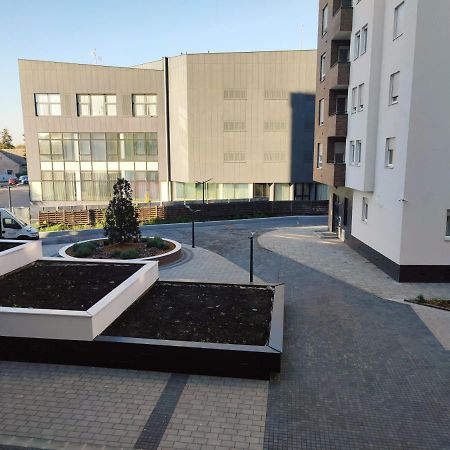 Center Firefly Gardens Apartment Novi Sad Exterior foto