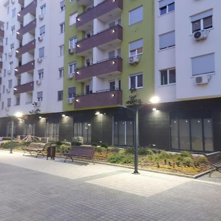 Center Firefly Gardens Apartment Novi Sad Exterior foto