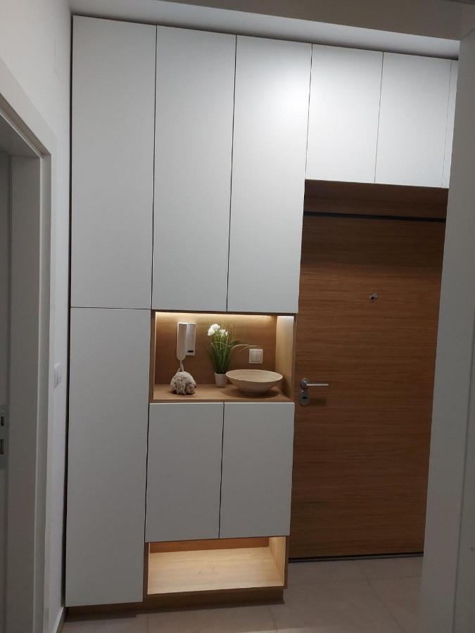 Center Firefly Gardens Apartment Novi Sad Exterior foto